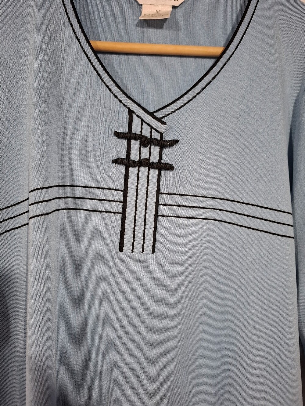 Exclusively Misook light blue black stripe long sleeve shirt blouse ladies Sz M - Picture 2 of 11